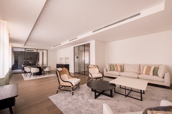 Elegant and comfortable 21st century home in a palace house in the Jerónimos neighbourhood