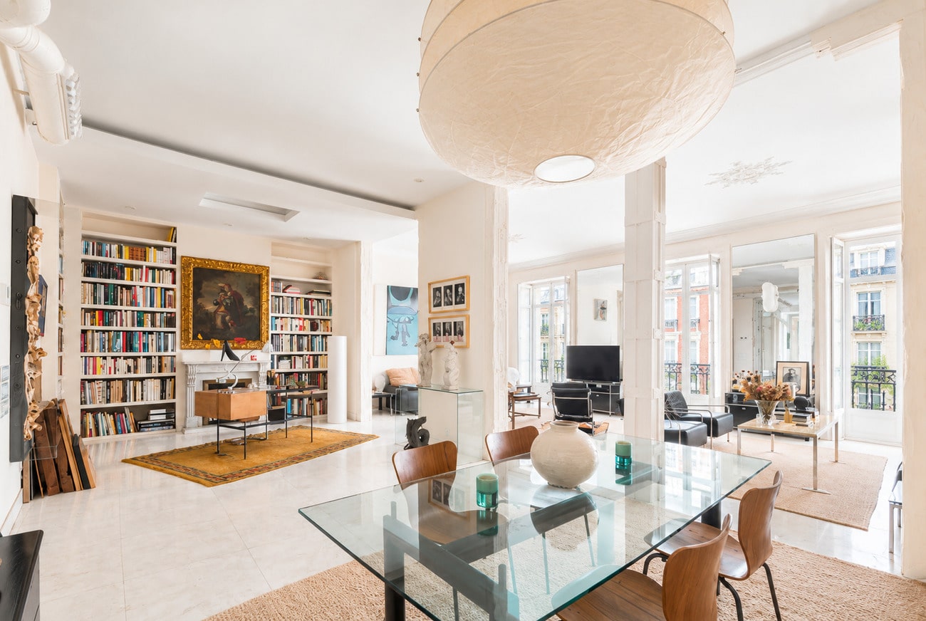 High ceiling 2-bed apartment with lift in Las Cortes, Centro